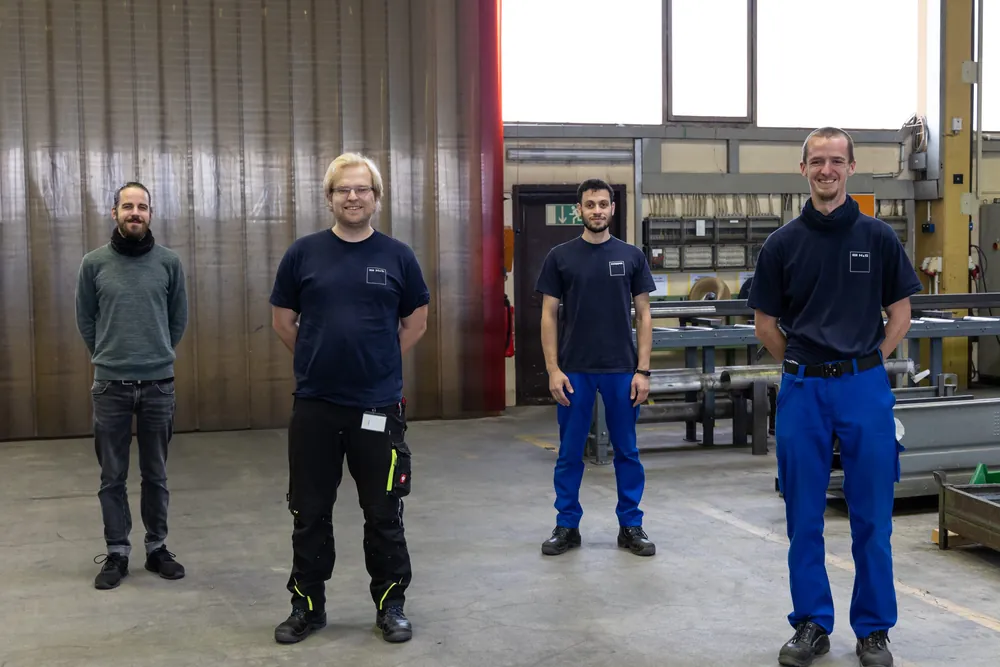 Auszubildende in der Werkstatt